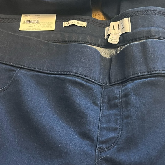 NWT Elle Navy Blue Jeggings !! - Picture 4 of 7